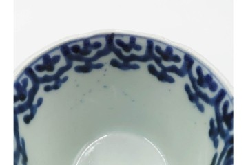 江戸期　古伊万里　染付　水仙文・瓔珞文・草花文　それぞれ異なる意匠が魅力のそば猪口3点セット　(R-088567)