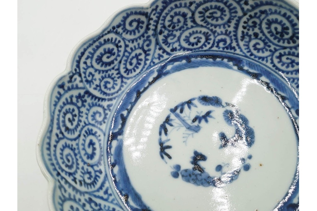 江戸期　成化年製　古伊万里　染付　直径約16cm(5.1寸)　輪花型　蛸唐草文と松竹梅文のなます皿5枚セット　(R-088571)