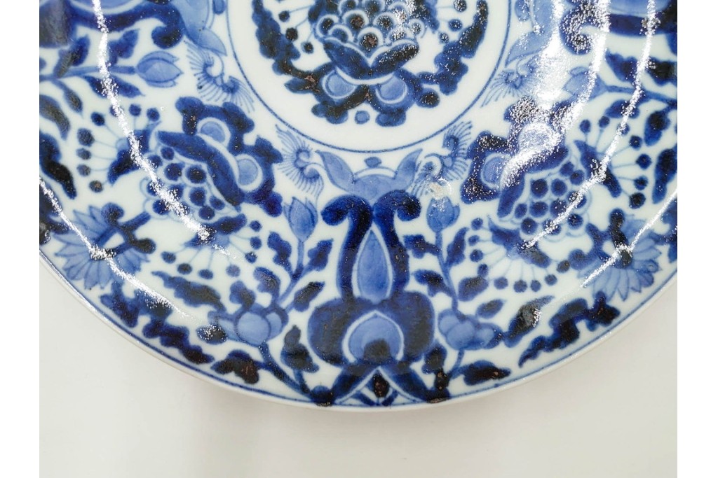 中国　古玩　正玉銘　染付　約22cm(7.2寸)　緻密な草花文が美しい中皿　(R-088583)