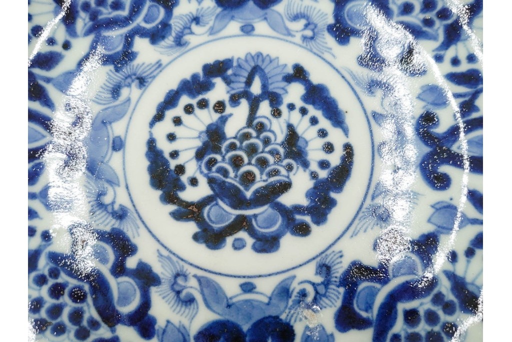 中国　古玩　正玉銘　染付　約22cm(7.2寸)　緻密な草花文が美しい中皿　(R-088583)