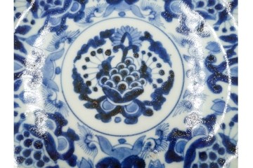 中国　古玩　正玉銘　染付　約22cm(7.2寸)　緻密な草花文が美しい中皿　(R-088583)