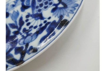 中国　古玩　正玉銘　染付　約22cm(7.2寸)　緻密な草花文が美しい中皿　(R-088583)