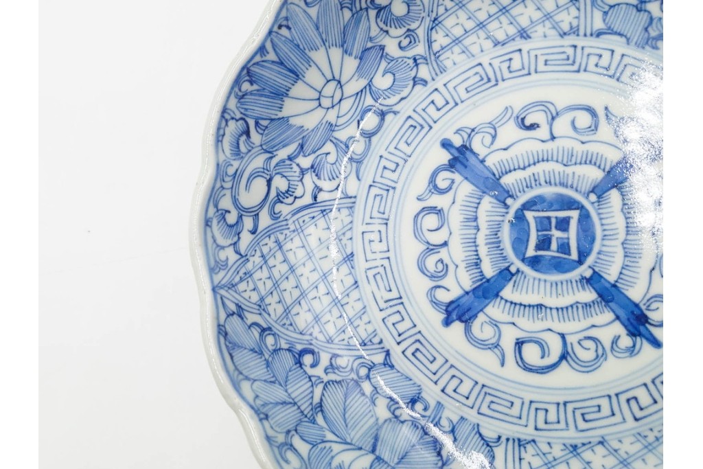江戸期　古伊万里　染付　直径約15cm(5寸)　線描の花唐草文が美しいなます皿2枚セット　(R-088584)