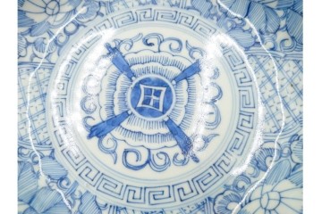江戸期　古伊万里　染付　直径約15cm(5寸)　線描の花唐草文が美しいなます皿2枚セット　(R-088584)