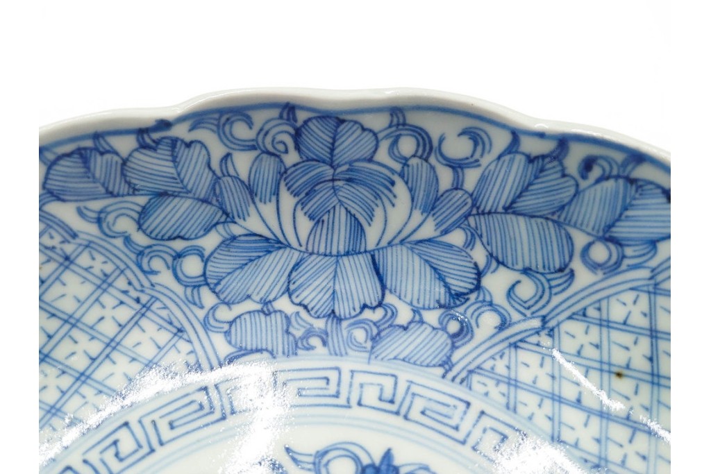 江戸期　古伊万里　染付　直径約15cm(5寸)　線描の花唐草文が美しいなます皿2枚セット　(R-088584)