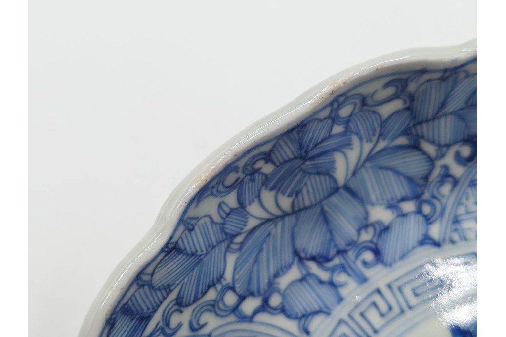 江戸期　古伊万里　染付　直径約15cm(5寸)　線描の花唐草文が美しいなます皿2枚セット　(R-088584)