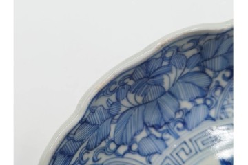 江戸期　古伊万里　染付　直径約15cm(5寸)　線描の花唐草文が美しいなます皿2枚セット　(R-088584)