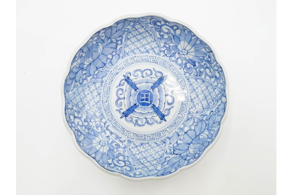 江戸期　古伊万里　染付　直径約15cm(5寸)　線描の花唐草文が美しいなます皿2枚セット　(R-088584)