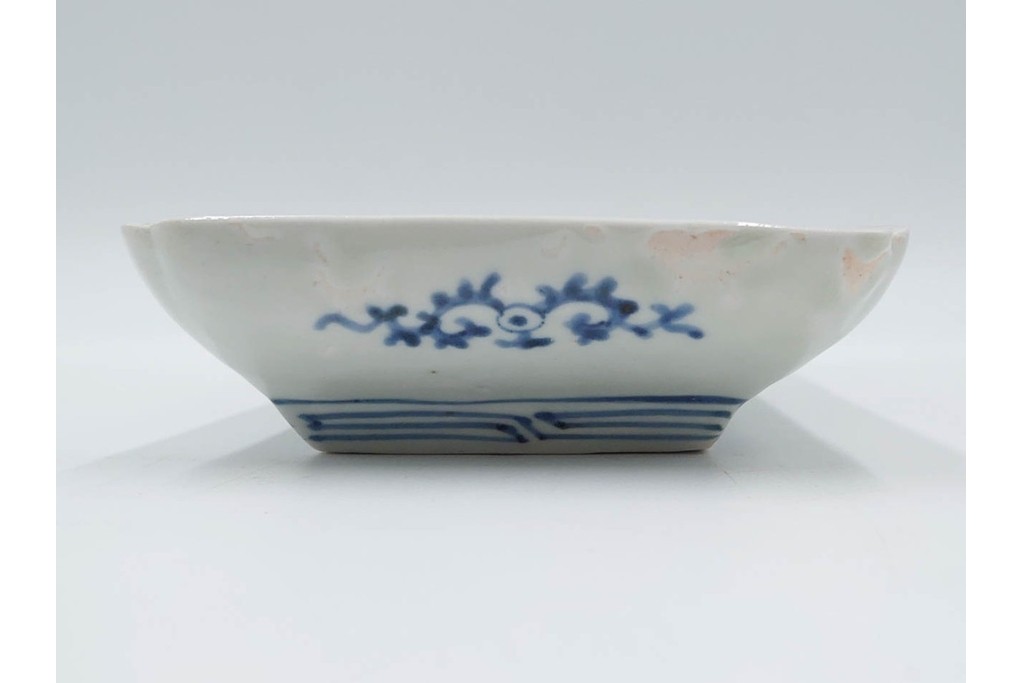 江戸期　古伊万里　染付　蛸唐草文・見込牡丹図　繊細な絵付けが目を引く長皿3枚セット　(R-088587)