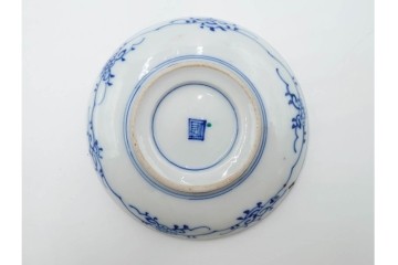 江戸期　古伊万里　染付皿(角福・3.9寸)　色絵皿(渦福・2.9寸)　サイズ違いの皿5枚セット　(R-088588)