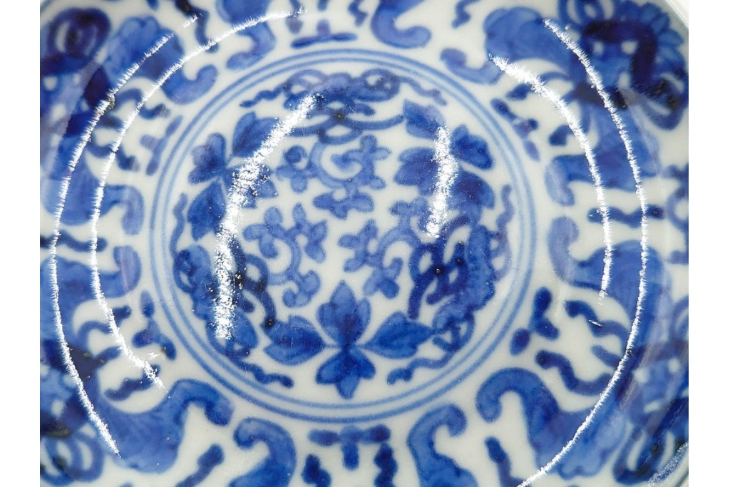 江戸期　古伊万里　染付皿(角福・3.9寸)　色絵皿(渦福・2.9寸)　サイズ違いの皿5枚セット　(R-088588)