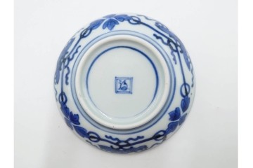 江戸期　古伊万里　染付皿(角福・3.9寸)　色絵皿(渦福・2.9寸)　サイズ違いの皿5枚セット　(R-088588)
