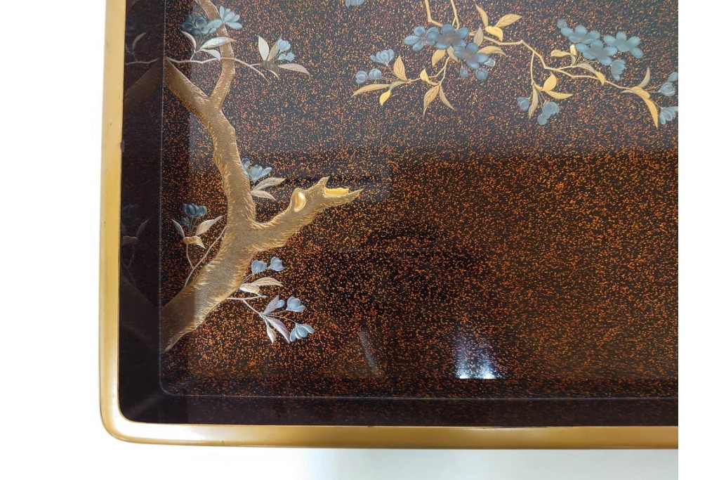 明治から大正期　時代物　木製　漆器　梨地に梅の金銀蒔絵が映える盆　(R-088599)