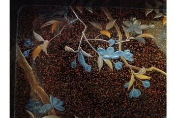 明治から大正期　時代物　木製　漆器　梨地に梅の金銀蒔絵が映える盆　(R-088599)