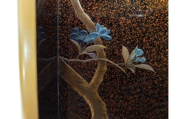 明治から大正期　時代物　木製　漆器　梨地に梅の金銀蒔絵が映える盆　(R-088599)