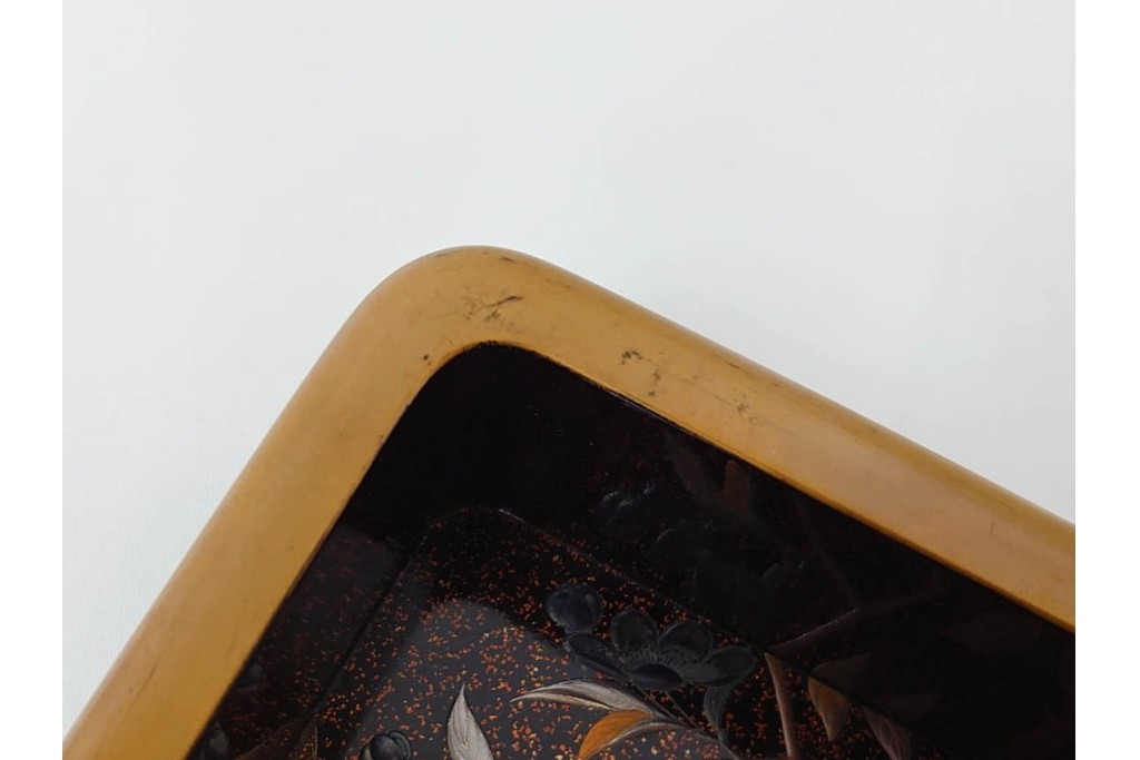 明治から大正期　時代物　木製　漆器　梨地に梅の金銀蒔絵が映える盆　(R-088599)