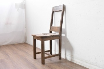 和製ヴィンテージ　オーク材　しっかりとした作りのレトロなダイニングチェア　(R-088600)