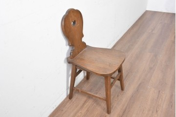 和製ヴィンテージ　オーク材　ハートのくり抜きが愛らしいダイニングチェア　(R-088602)
