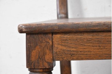 イギリスアンティーク　オーク材　ターニングレッグ意匠が施されたチェア　(R-088604)