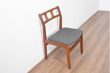 デンマークヴィンテージ　D-SCAN(ディースキャン)　チーク材　デニッシュモダンデザインのダイニングチェア　(R-088607)