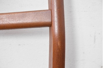 デンマークヴィンテージ　D-SCAN(ディースキャン)　チーク材　デニッシュモダンデザインのダイニングチェア　(R-088607)