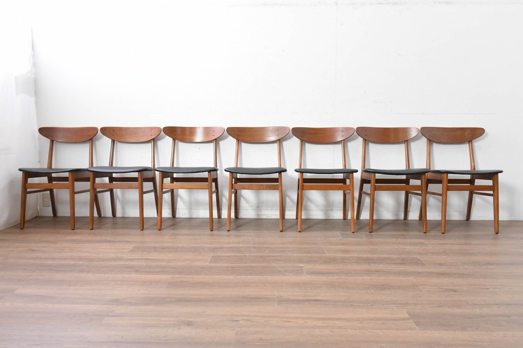デンマークヴィンテージ　Farstrup(ファーストラップ)　チーク材とビーチ材を用いたダイニングチェア7脚セット　(R-088609)