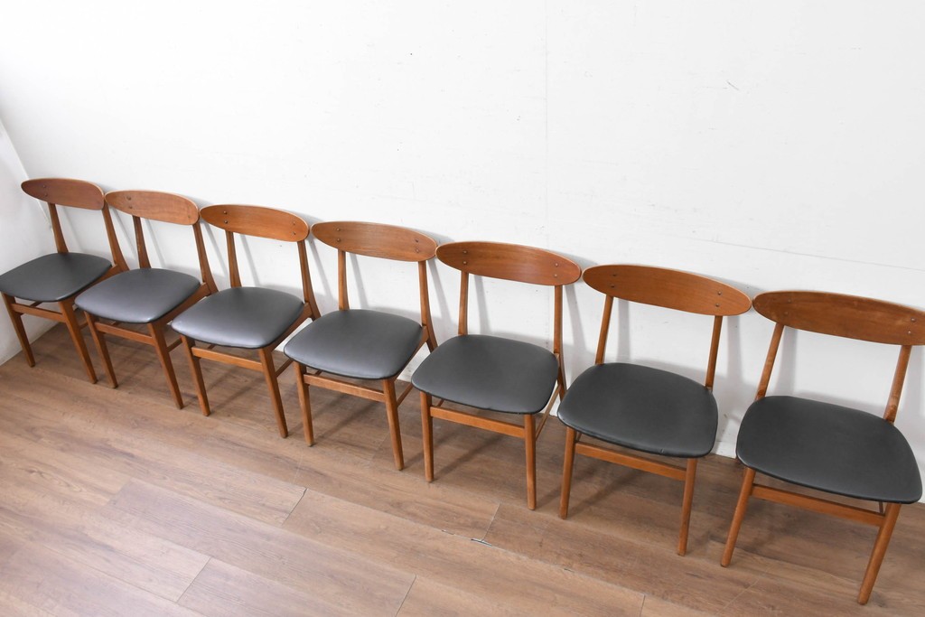 デンマークヴィンテージ　Farstrup(ファーストラップ)　チーク材とビーチ材を用いたダイニングチェア7脚セット　(R-088609)