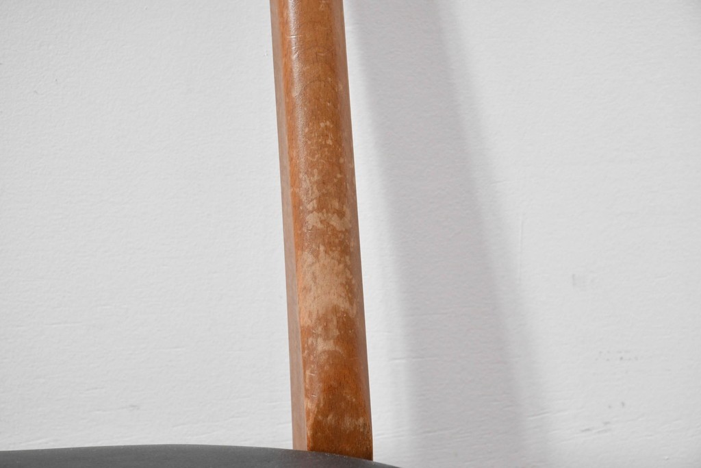デンマークヴィンテージ　Farstrup(ファーストラップ)　チーク材とビーチ材を用いたダイニングチェア7脚セット　(R-088609)
