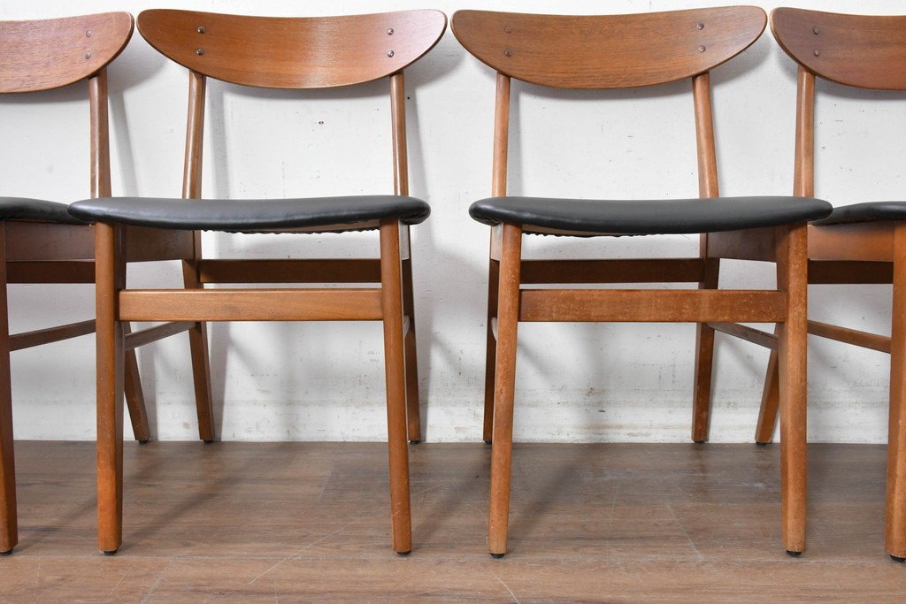 デンマークヴィンテージ　Farstrup(ファーストラップ)　チーク材とビーチ材を用いたダイニングチェア7脚セット　(R-088609)