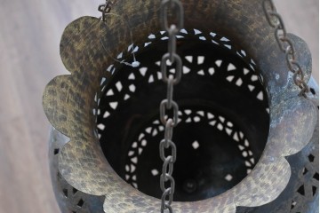 《引っ掛けシーリング式ペンダントライト加工費込み》　ヴィンテージ照明　モロッコ　真鍮製の吊り下げ照明　(R-088629)