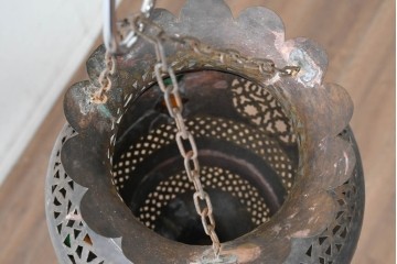 《引っ掛けシーリング式ペンダントライト加工費込み》　モロッコヴィンテージ　銅製　透かし模様が施された大型吊り下げ照明　(R-088636)