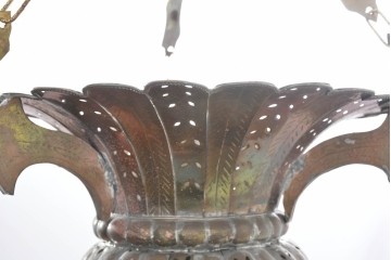 アジアンヴィンテージ　インド　高級工芸品　真鍮　宝石象嵌風の装飾が異国の宮殿を思わせる大型のランタン型ペンダントライト　(R-088638)