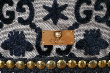 中古　超美品　イタリア製　GUCCI(グッチ)　Alessandro Michele(アレッサンドロ・ミケーレ)デザイン　グッチデコール　フリンジ付きアームチェア　当時定価約100万円　(R-088639)