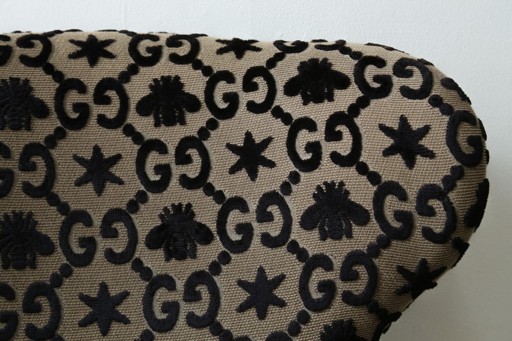 中古　超美品　イタリア製　GUCCI(グッチ)　Alessandro Michele(アレッサンドロ・ミケーレ)デザイン　グッチデコール　フリンジ付きアームチェア　当時定価約100万円　(R-088639)