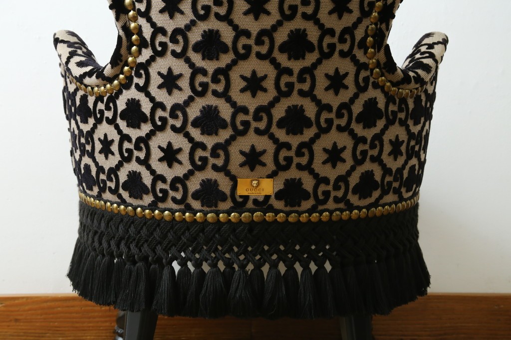 中古　超美品　イタリア製　GUCCI(グッチ)　Alessandro Michele(アレッサンドロ・ミケーレ)デザイン　グッチデコール　フリンジ付きアームチェア　当時定価約100万円　(R-088639)