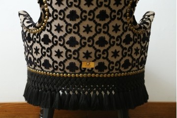中古　超美品　イタリア製　GUCCI(グッチ)　Alessandro Michele(アレッサンドロ・ミケーレ)デザイン　グッチデコール　フリンジ付きアームチェア　当時定価約100万円　(R-088639)