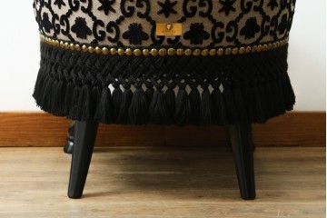 中古　超美品　イタリア製　GUCCI(グッチ)　Alessandro Michele(アレッサンドロ・ミケーレ)デザイン　グッチデコール　フリンジ付きアームチェア　当時定価約100万円　(R-088639)