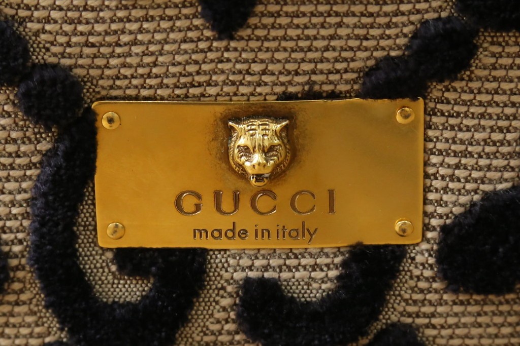中古　超美品　イタリア製　GUCCI(グッチ)　Alessandro Michele(アレッサンドロ・ミケーレ)デザイン　グッチデコール　フリンジ付きアームチェア　当時定価約100万円　(R-088639)