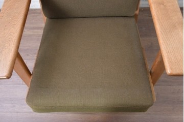 デンマークヴィンテージ　GETAMA(ゲタマ)　Hans J. Wegner(ハンス・J・ウェグナー)　GE290　木の温もり感じるフレームラインが魅力のイージーチェア　(R-088640)