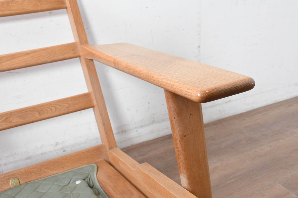 デンマークヴィンテージ　GETAMA(ゲタマ)　Hans J. Wegner(ハンス・J・ウェグナー)　GE290　木の温もり感じるフレームラインが魅力のイージーチェア　(R-088640)