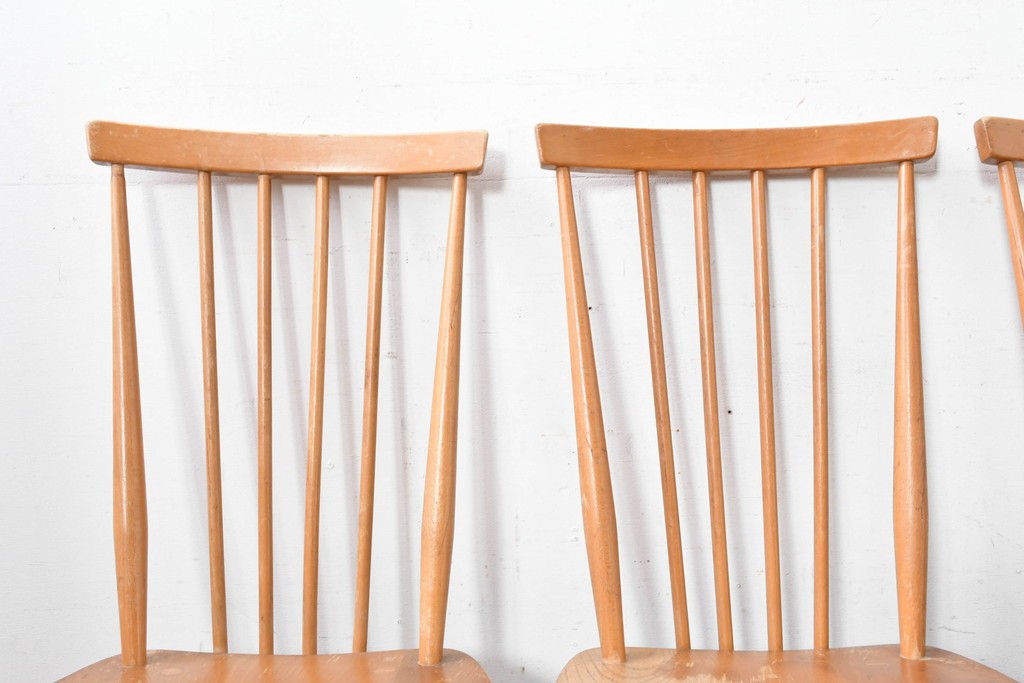 イギリスヴィンテージ　ERCOL(アーコール)　Lloyd’s Antiques(ロイズ・アンティークス)取り扱い　細身のスポークが美しいスティックバックチェア4脚セット　(R-088641)