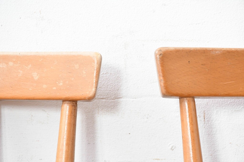 イギリスヴィンテージ　ERCOL(アーコール)　Lloyd’s Antiques(ロイズ・アンティークス)取り扱い　細身のスポークが美しいスティックバックチェア4脚セット　(R-088641)