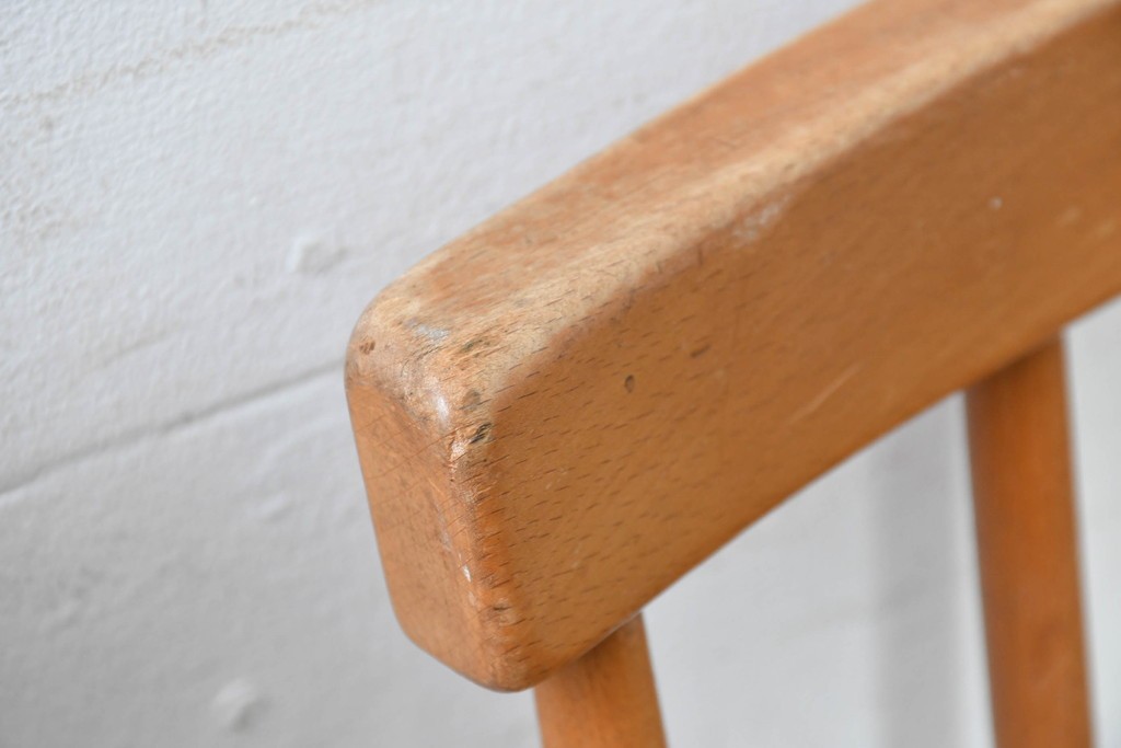 イギリスヴィンテージ　ERCOL(アーコール)　Lloyd’s Antiques(ロイズ・アンティークス)取り扱い　細身のスポークが美しいスティックバックチェア4脚セット　(R-088641)