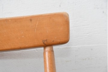 イギリスヴィンテージ　ERCOL(アーコール)　Lloyd’s Antiques(ロイズ・アンティークス)取り扱い　細身のスポークが美しいスティックバックチェア4脚セット　(R-088641)