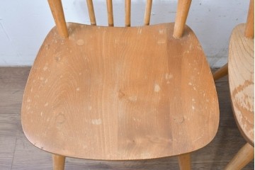 イギリスヴィンテージ　ERCOL(アーコール)　Lloyd’s Antiques(ロイズ・アンティークス)取り扱い　細身のスポークが美しいスティックバックチェア4脚セット　(R-088641)