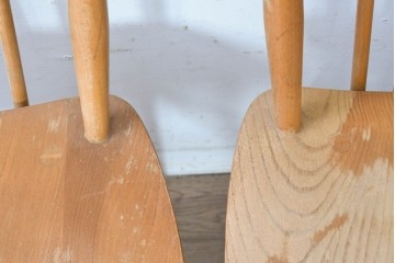 イギリスヴィンテージ　ERCOL(アーコール)　Lloyd’s Antiques(ロイズ・アンティークス)取り扱い　細身のスポークが美しいスティックバックチェア4脚セット　(R-088641)