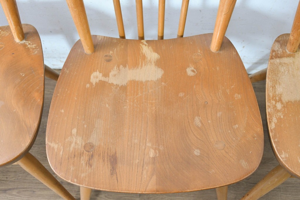 イギリスヴィンテージ　ERCOL(アーコール)　Lloyd’s Antiques(ロイズ・アンティークス)取り扱い　細身のスポークが美しいスティックバックチェア4脚セット　(R-088641)