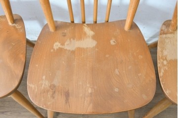 イギリスヴィンテージ　ERCOL(アーコール)　Lloyd’s Antiques(ロイズ・アンティークス)取り扱い　細身のスポークが美しいスティックバックチェア4脚セット　(R-088641)