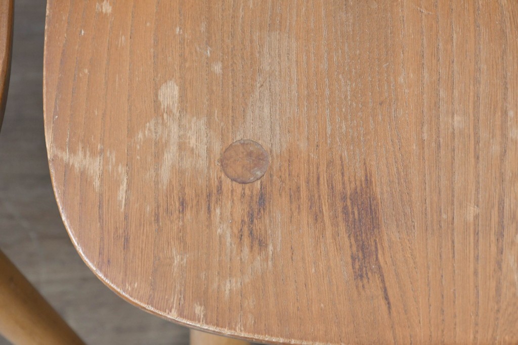 イギリスヴィンテージ　ERCOL(アーコール)　Lloyd’s Antiques(ロイズ・アンティークス)取り扱い　細身のスポークが美しいスティックバックチェア4脚セット　(R-088641)