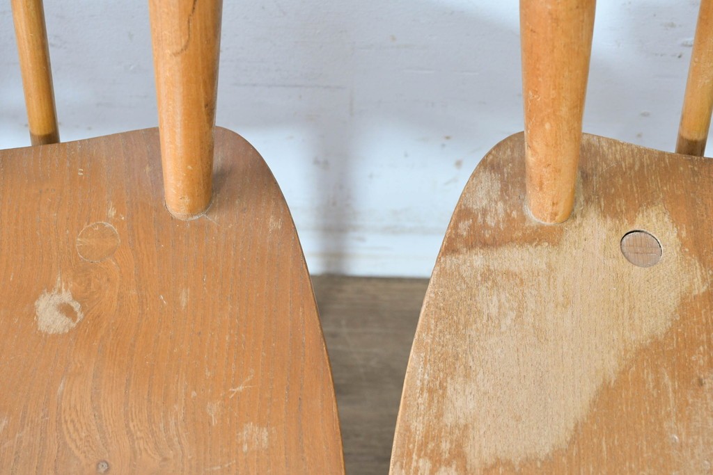 イギリスヴィンテージ　ERCOL(アーコール)　Lloyd’s Antiques(ロイズ・アンティークス)取り扱い　細身のスポークが美しいスティックバックチェア4脚セット　(R-088641)